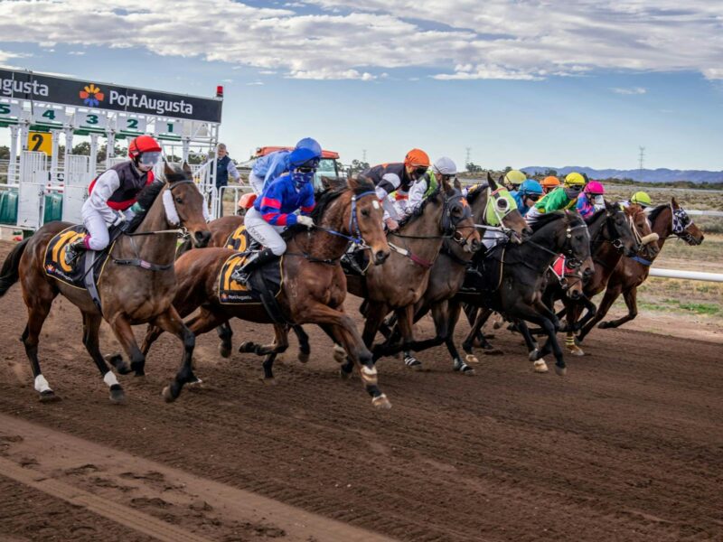 Thrill & excietment of the Cup Race at Port Augusta